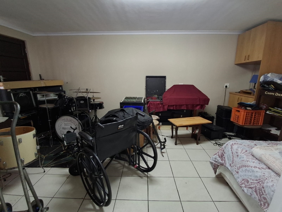 8 Bedroom Property for Sale in Rosedale Park Eastern Cape